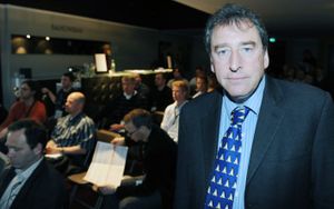 브루스 페렌스, 오픈 소스 정의의 저자