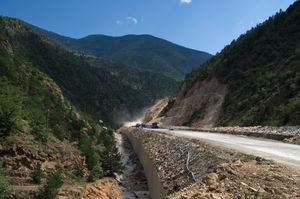 귀뮈샤네-트라브존 도로