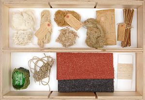 쐐기풀 섬유, 줄기, 실, 직물, 유리와 쐐기풀 실로 만든 보석류