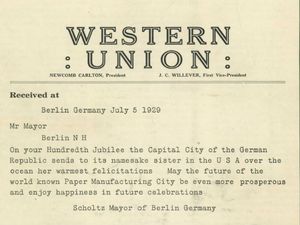 1929년 7월 5일, 독일 베를린 시장 아서 숄츠가 "제지 도시"의 100주년을 기념하는 편지