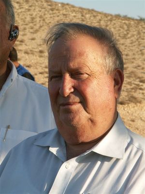 아라드의 초대 선출 지도자 아브라함 "베이가" 쇼하트