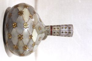 무굴 제국 시대의 수라히, 17세기 작품. 국립 박물관, 뉴델리 소장.