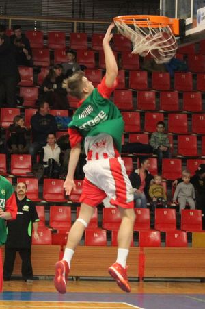 농구는 이 도시에서 가장 인기 있는 스포츠이다.