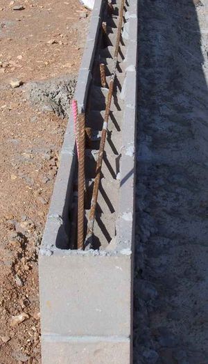 철근 콘크리트 속이 빈 벽