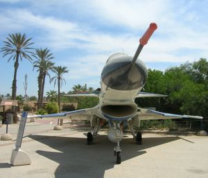 라비 시제기의 정면