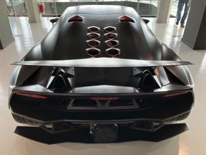 람보르기니 박물관에 전시된 세스토 엘레멘토