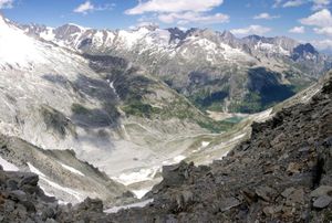 괴세네랄프 호수(Göscheneralpsee) 위에서 본 모습