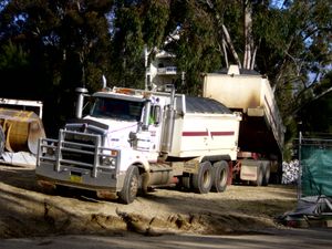 트럭 앤 펍 덤프 트럭