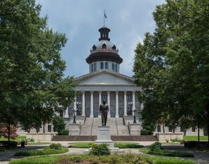 미국 독립 전쟁에서 영국으로부터 독립한 후, 사우스캐롤라이나의 새로운 수도는 컬럼비아였다.