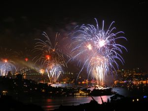 항구는 시드니 새해 전야 축제의 중심지이다.