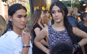 2012년 6월 디즈니 채널의 렛 잇 샤인 할리우드 시사회에 참석한 부부 스튜어트와 파이벨 스튜어트