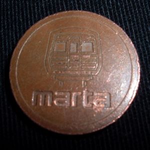 MARTA 1회 편도 요금 토큰; 토큰은 이후 Breeze 카드로 대체되었다.