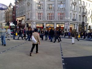 옥스퍼드 서커스 2009년 11월 런던의 새로운 대각선 횡단보도