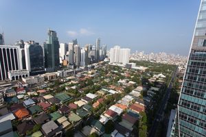 필리핀 마카티 시의 고급 게이티드 커뮤니티인 벨에어 빌리지 페이즈 II의 모습