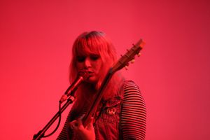 보컬 베서니 코센티노(2010년)