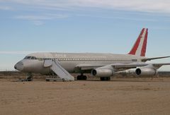 모하비 공항에 방치된 전 APSA 페루 항공 컨베어 CV990