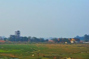 파테간지의 버려진 고무 공장. 이 공장은 1999년 7월 15일에 폐쇄되었다.