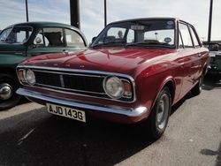 포드 코티나 마크 II 정측면