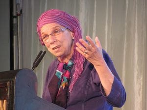 치포라 헬러, 주간 칼럼니스트, 하모디아