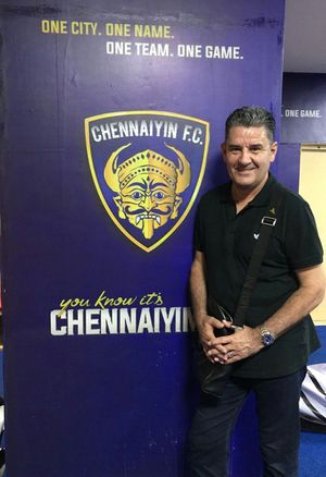 존 그레고리는 첫 시즌에 팀을 ISL 우승으로 이끌었다.