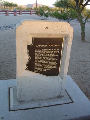 10번 주간 고속도로 근처의 개즈던 매입 역사 표지판