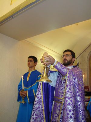 아르메니아 사제(오른쪽)