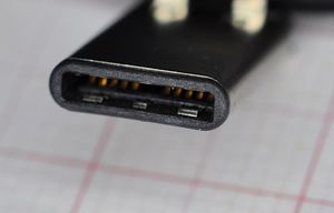 USB-C 썬더볼트 3, 4 또는 5 커넥터