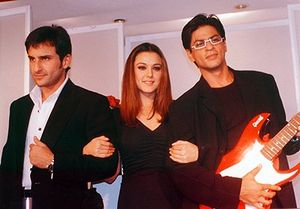 칸은 2003년 Kal Ho Naa Ho 행사에 프리티 진타, 샤룩 칸과 함께 참석했다.