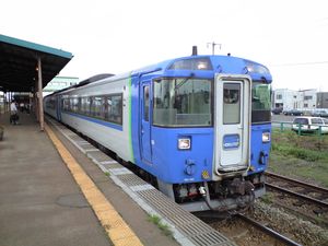 2008년 7월 오샤만베역에서 운행하는 특급 호쿠토