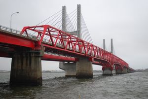 가까운 쪽이 구 조시 대교. 뒤쪽에는 신교가 모습을 드러내고 있다. 2009년 3월 4일 촬영.