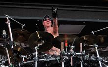 창립자 트래비스 스미스(드럼) 2009년