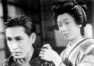 『남자에게의 조건』(1941년)의 스틸 사진. 오른쪽은 키타미 레이코.