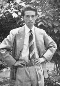 후쿠다 츠네아리는 현대 가나 표기법에 대해 철저한 비판을 가했다.