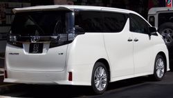 토요타 벨파이어 후측면