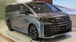 토요타 벨파이어 하이브리드 정측면