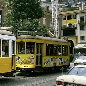 1996년 포르투갈 리스본의 트램에서 네스퀵 광고에 등장하는 네스퀵 토끼