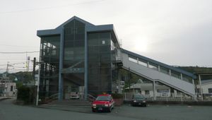 신역사 건설 전의 구 역사(2011년 5월)