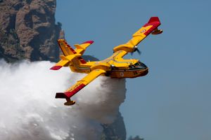 이탈리아 Canadair CL-415(캐나다에어 CL-415)의 작업