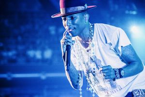 퍼렐 윌리엄스(Pharrell Williams) (2014)는 앨범의 프로듀서, 프로그래머, 키보디스트로 참여했다.