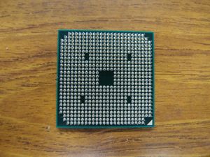 소켓 S1 레이아웃을 가진 AMD 애슬론 II P320