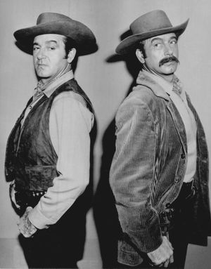 더 레스트리스 건에서 1인 2역을 맡은 페인