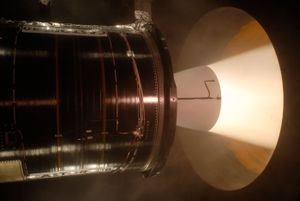 상단 엔진 캐스터 30의 연소 시험