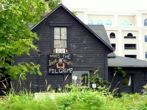 2010년 모습의 트랙 하우스