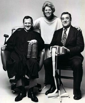 1976년 토니 랜드(Tony Randall) 쇼에서 토니 랜드 및 레이첼 로버츠와 함께 출연하는 마틴