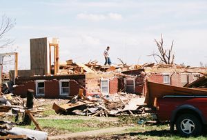 F3 등급 토네이도로 인해 일부 건물만 남고, 잘 지어진 구조물도 모든 외부 벽과 일부 내부 벽을 잃게 된다. 고정되지 않거나 부실하게 고정된 주택은 붕괴될 수 있다. 기차, 차량 등이 뒤집히거나 날아갈 수 있으며, 숲 지역은 큰 피해를 입는다.