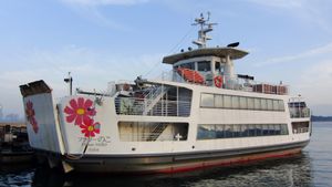 후쿠오카 시영 도선이 메노하마 도선장과 노코노시마 사이를 운항하는 '플라워 노코'