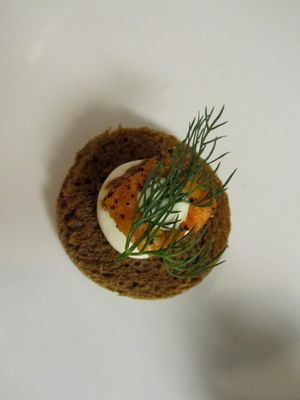 야생 연어 카나페