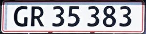 그린란드 번호판. 현재 모든 번호판은 GR 12 345 형식을 사용한다.