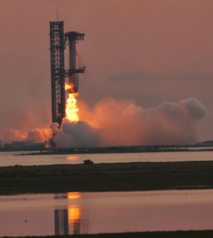 부스터 12가 5차 비행 시험 동안 발사 타워에 성공적으로 포획되었다.