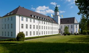 트라운슈타인 성 미카엘 신학교